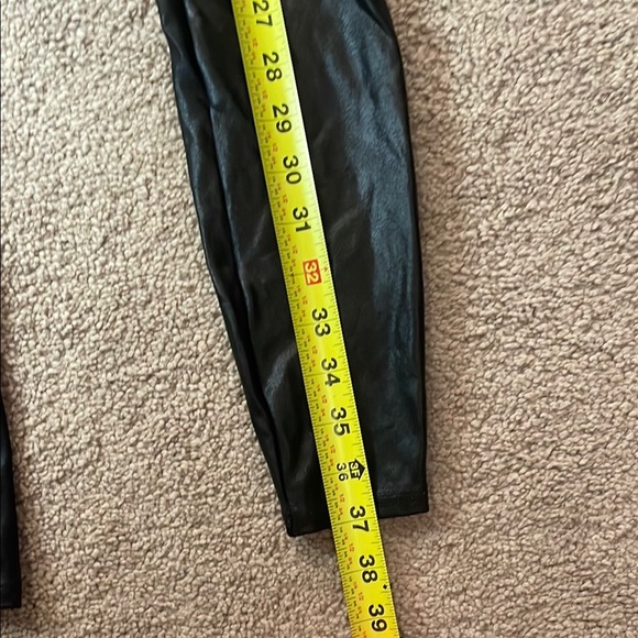 SPANX Shiny Black Leggings - Picture 4 of 4